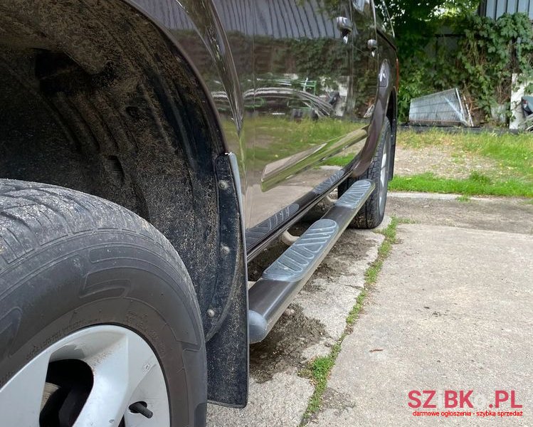 2009' Nissan Navara 2.5 D Platinum photo #3
