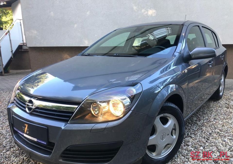 2008' Opel Astra photo #3