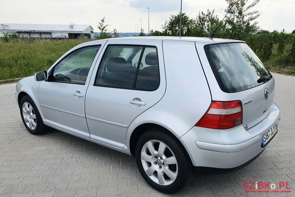 2003' Volkswagen Golf photo #4