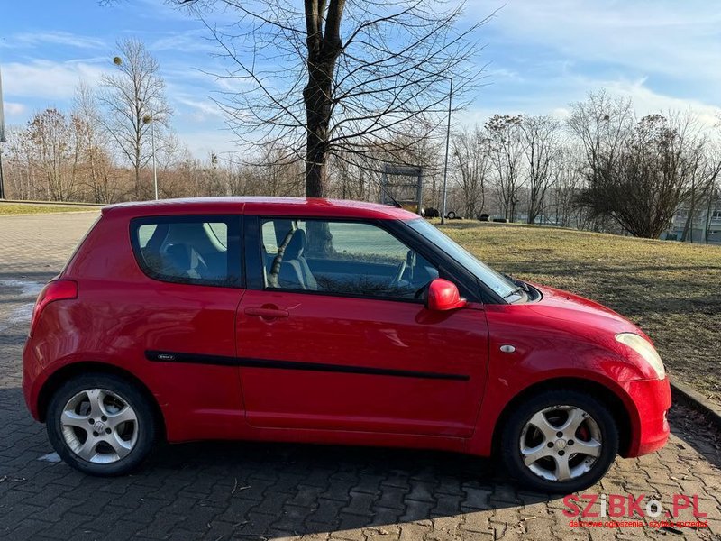 2009' Suzuki Swift photo #3