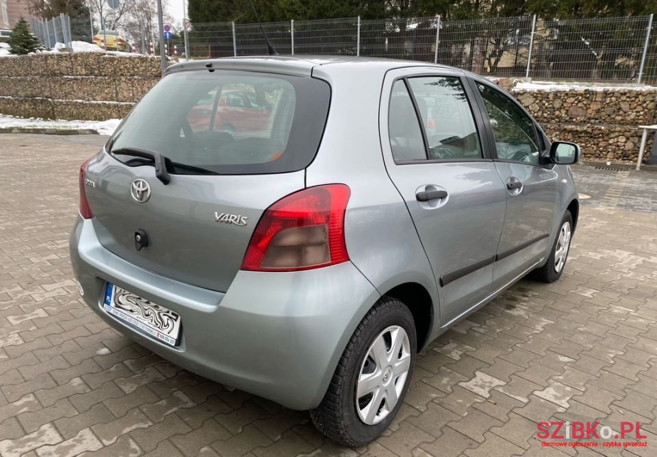 2006' Toyota Yaris photo #3