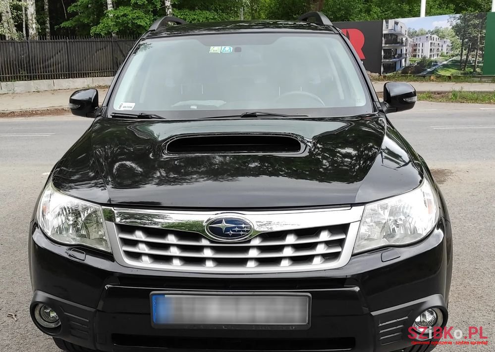 2011' Subaru Forester photo #1