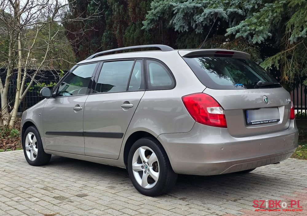 2008' Skoda Fabia photo #5