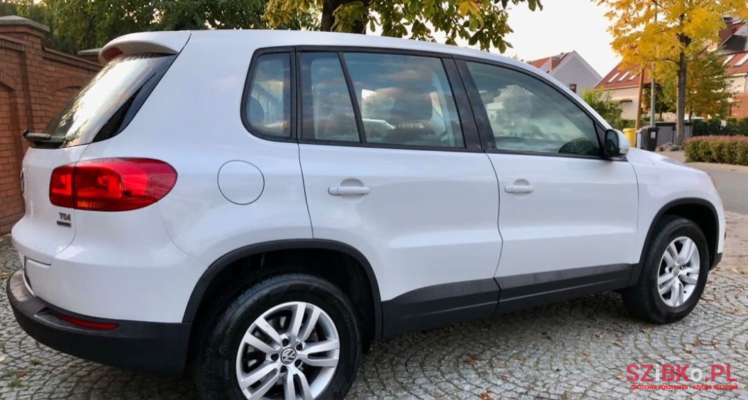 2012' Volkswagen Tiguan photo #5