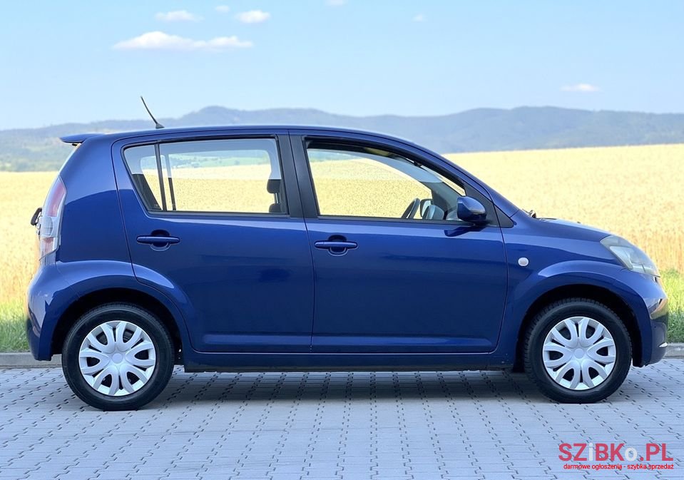 2006' Daihatsu Sirion photo #5