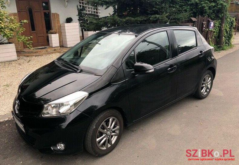 2014' Toyota Yaris photo #1