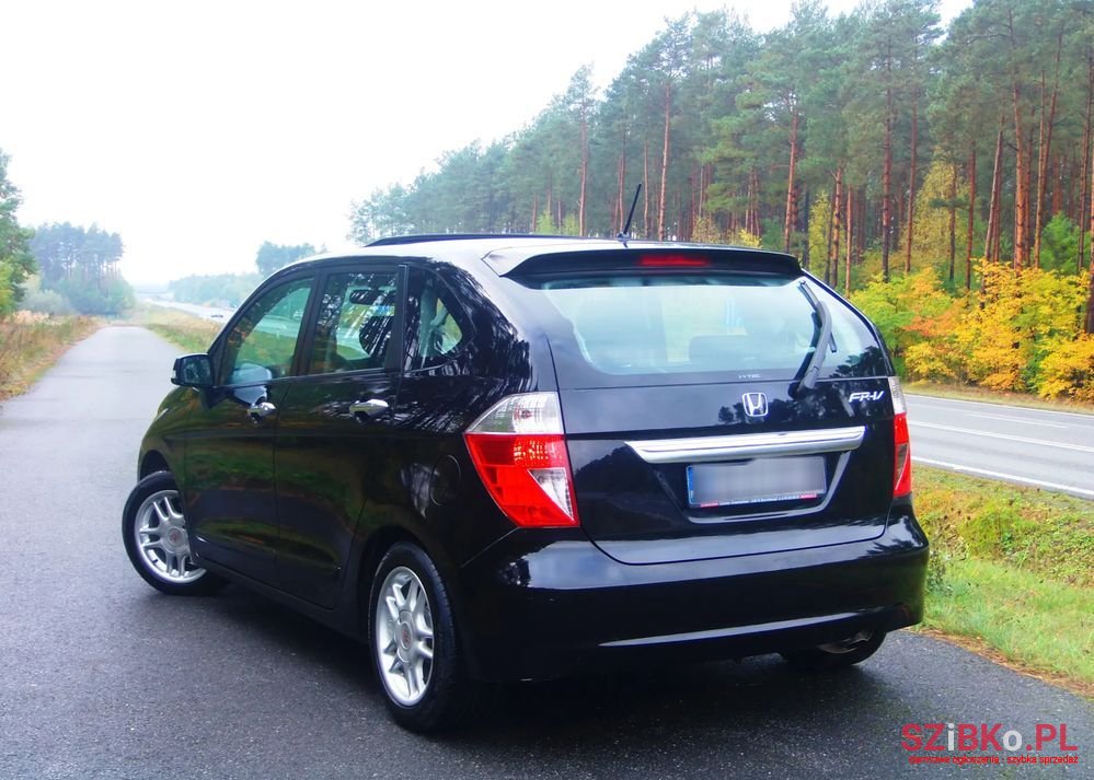 2005' Honda FR-V photo #6