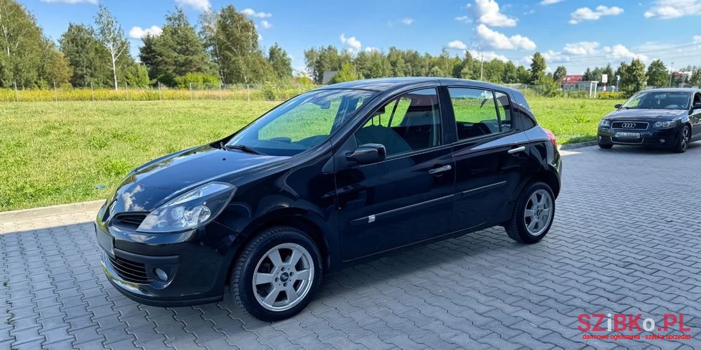 2007' Renault Clio photo #6