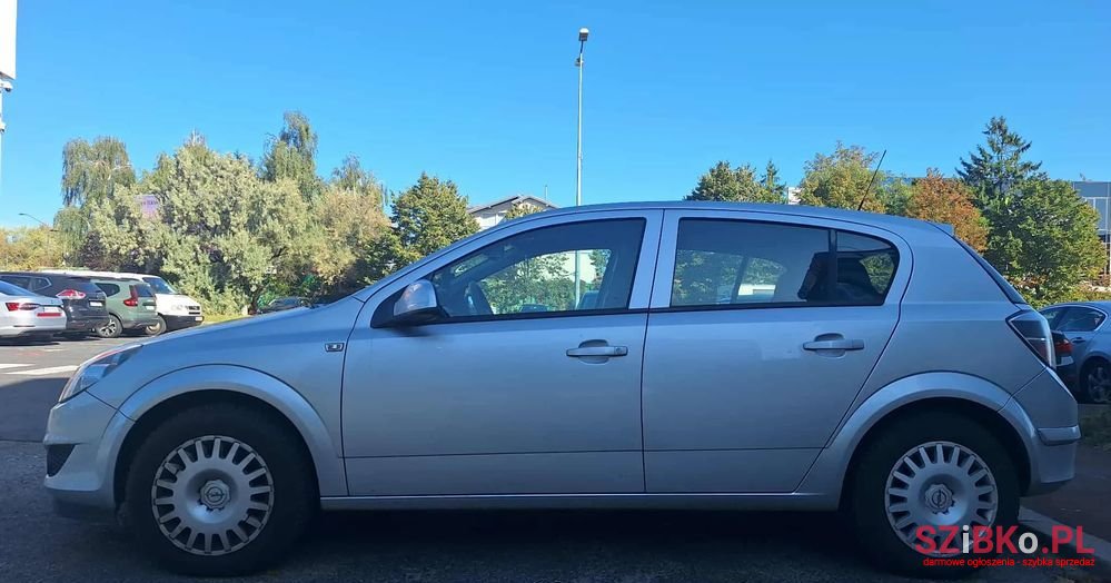 2012' Opel Astra Iii 1.6 photo #2