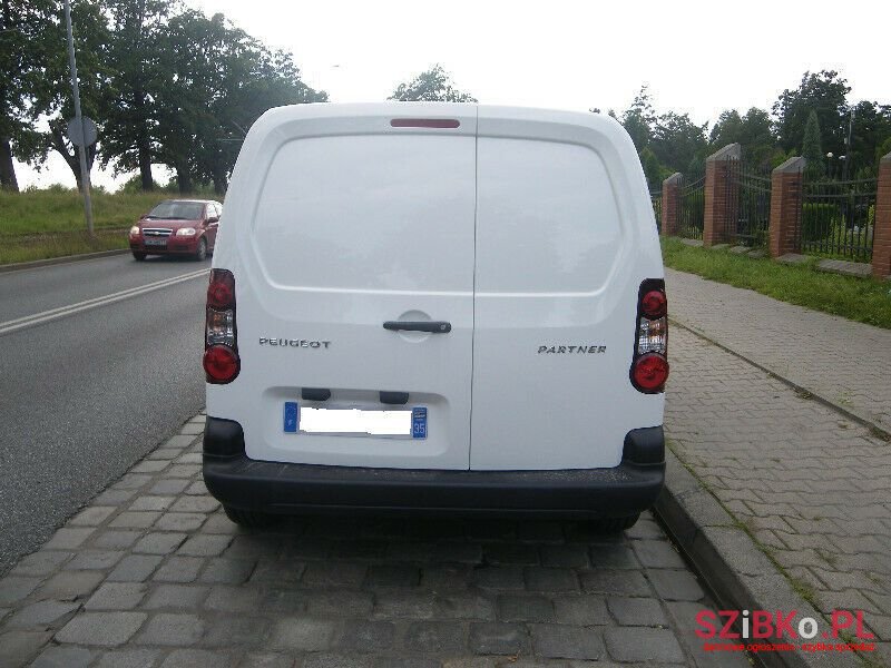 2017' Peugeot Partner photo #2