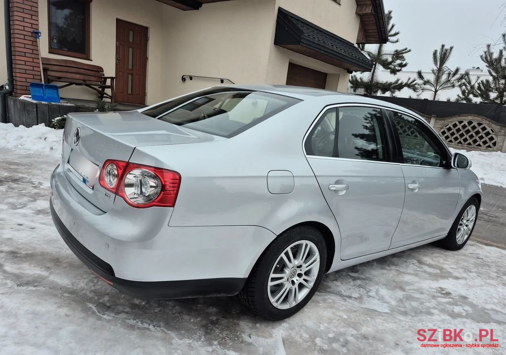 2008' Volkswagen Jetta 1.9 Tdi United photo #6