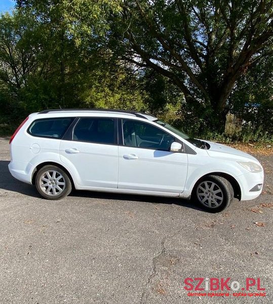 2010' Ford Focus photo #2