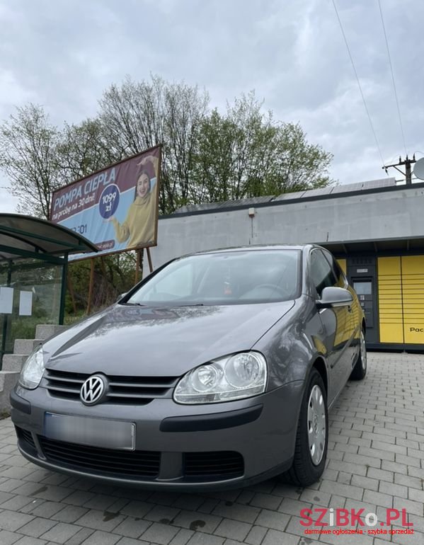 2005' Volkswagen Golf photo #2