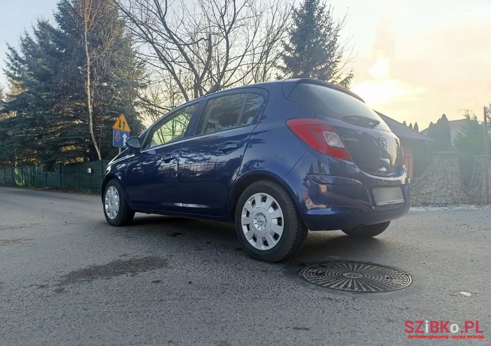 2009' Opel Corsa 1.2 16V Cosmo photo #4
