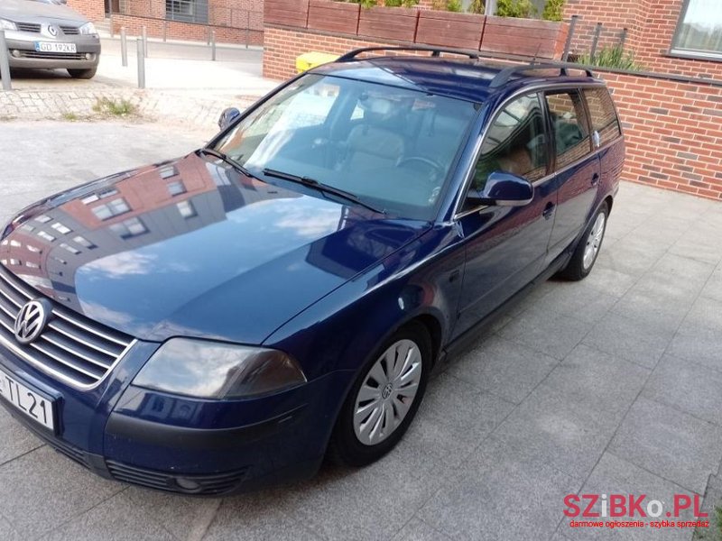 2001' Volkswagen Passat photo #3