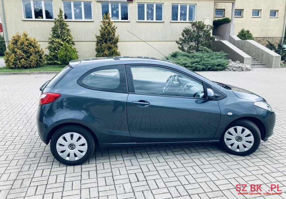 2009' Mazda 2 photo #5
