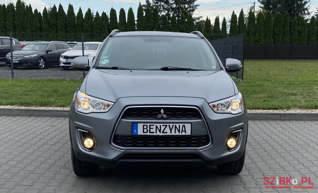 2015' Mitsubishi ASX photo #2