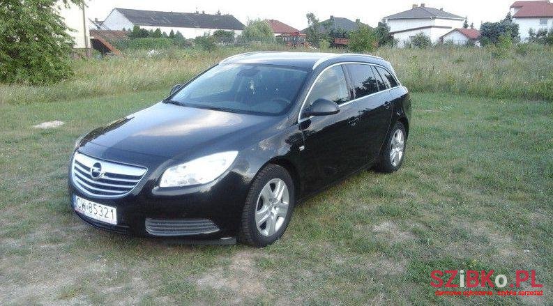 2011' Opel Insignia photo #1