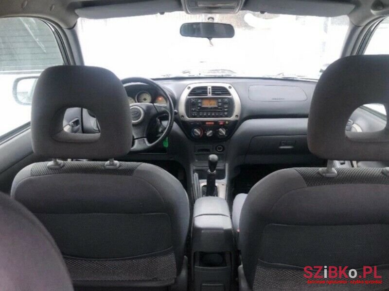 2002' Toyota RAV4 photo #2