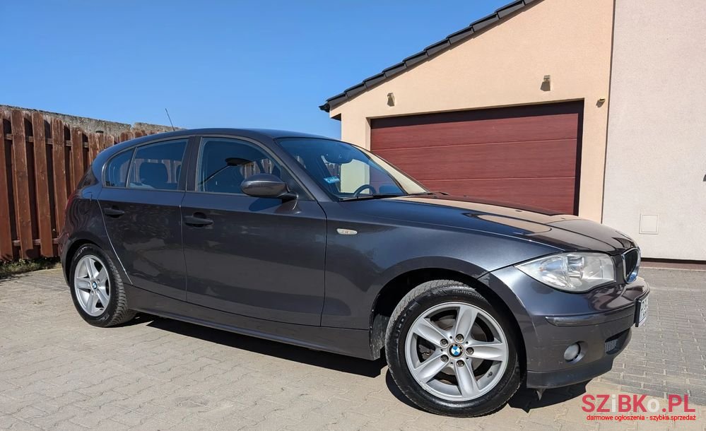 2006' BMW 1 Series 116I photo #1