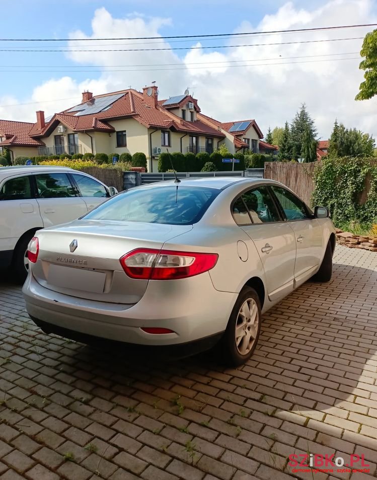2012' Renault Fluence photo #5