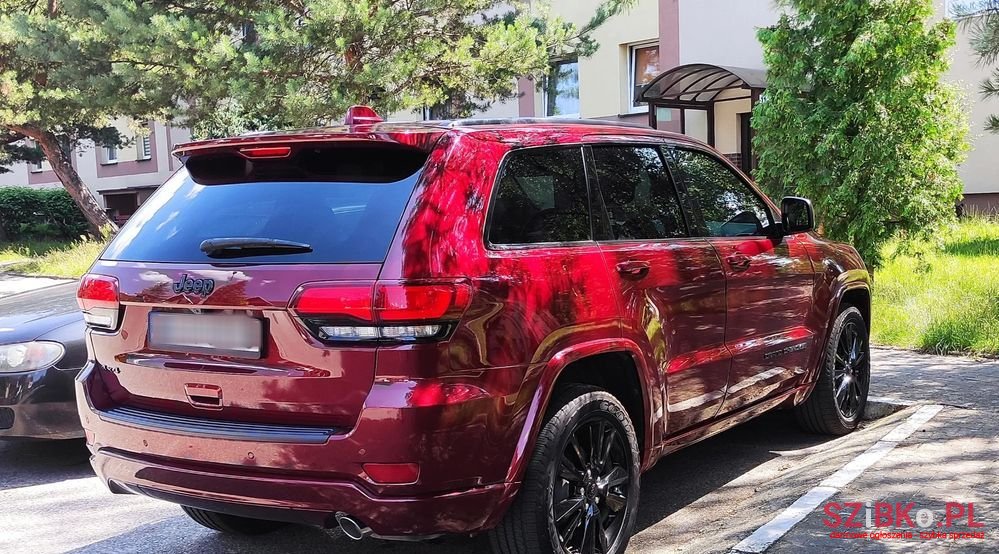 2019' Jeep Grand Cherokee photo #3
