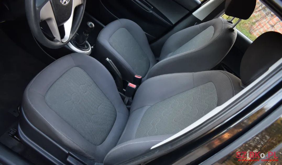 2009' Hyundai i20 photo #6