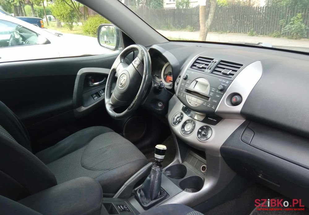2006' Toyota RAV4 photo #5
