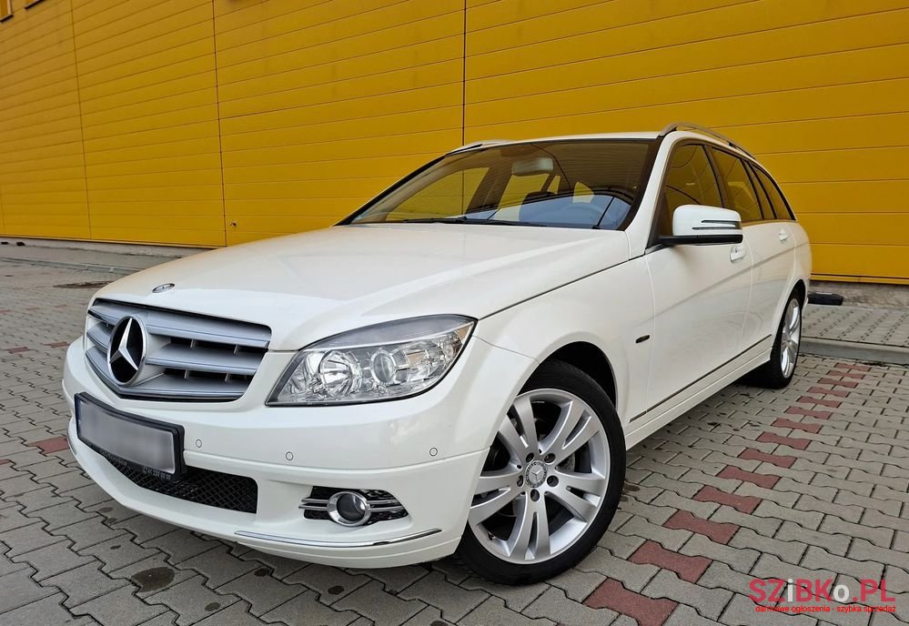 2009' Mercedes-Benz C-Class photo #3
