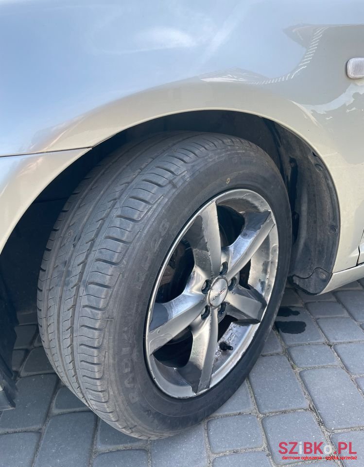 2005' Toyota Avensis photo #4