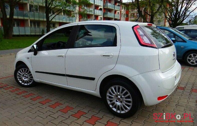 2014' Fiat Punto photo #1