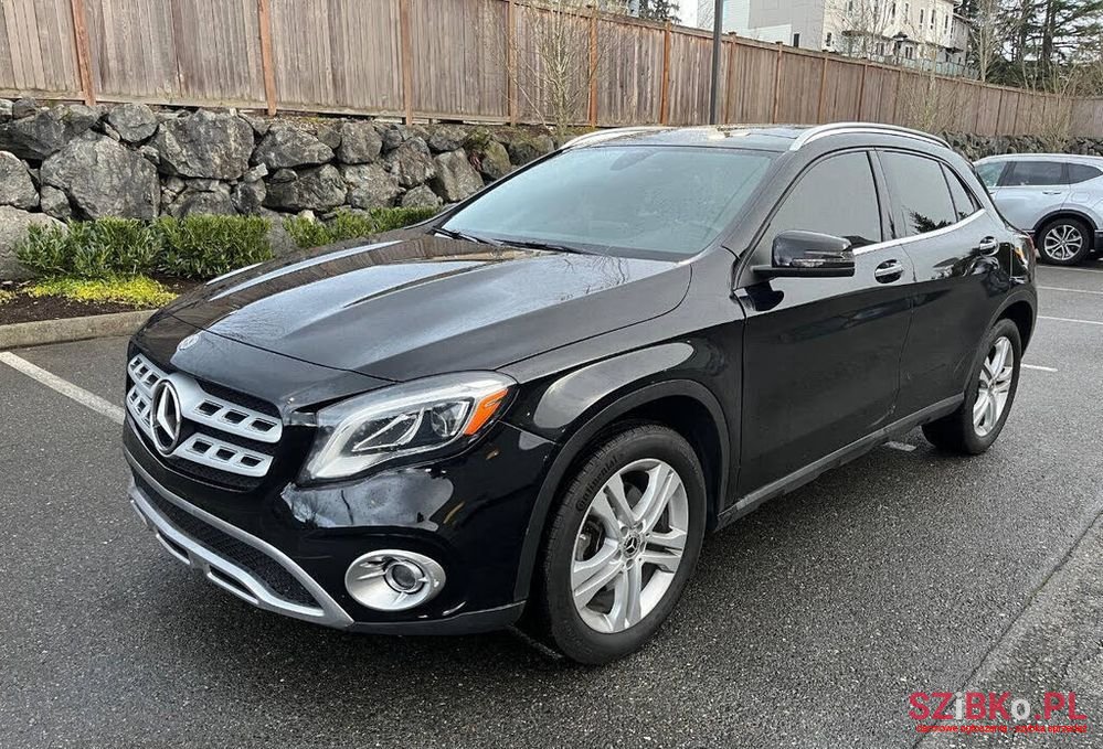 2018' Mercedes-Benz GLA photo #2