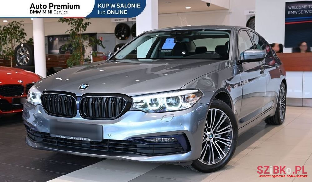 2020' BMW 5 Series 520D photo #3