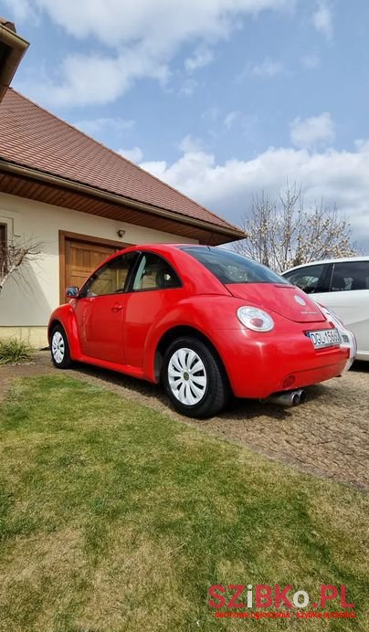 2002' Volkswagen New Beetle photo #3