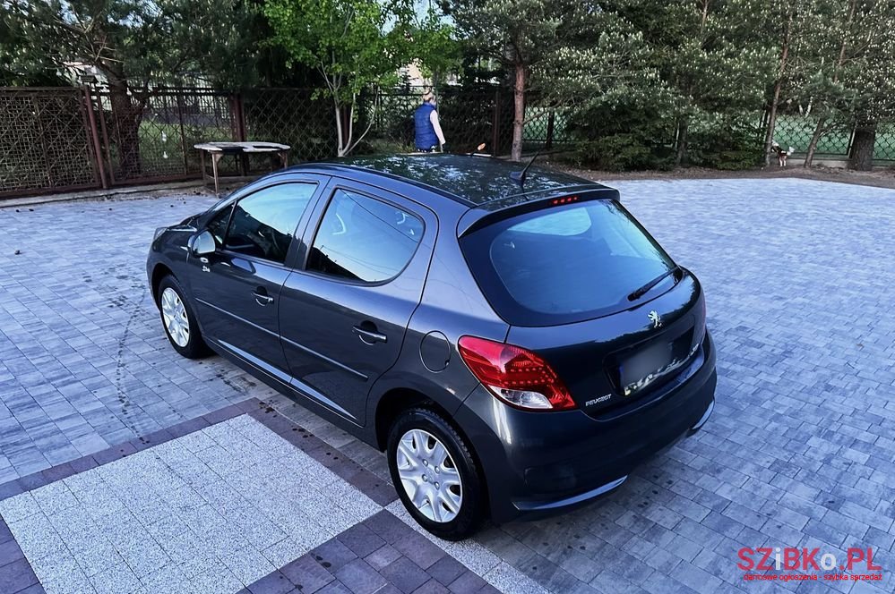 2009' Peugeot 207 1.4 Trendy photo #3