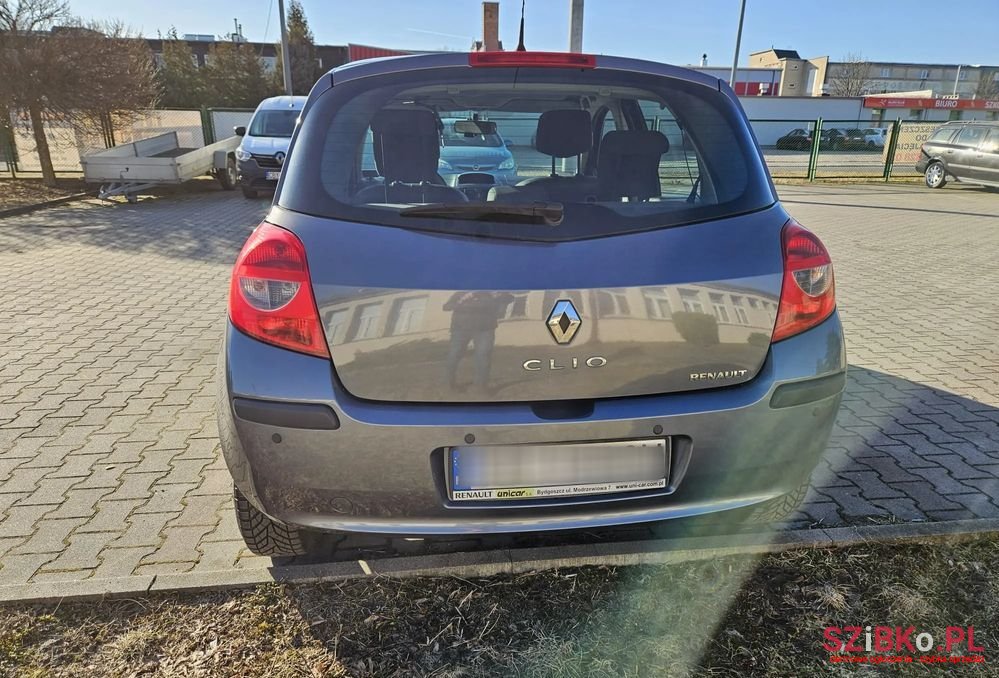 2007' Renault Clio 1.4 16V Authentique photo #5