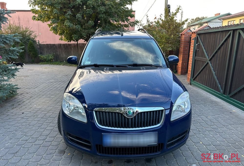 2009' Skoda Roomster photo #3