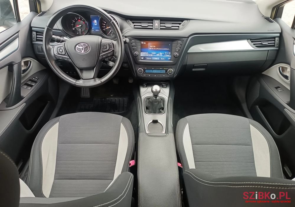 2015' Toyota Avensis 1.8 Business Edition photo #4