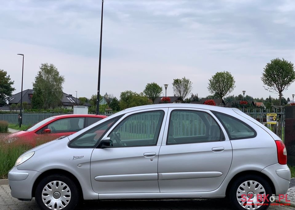 2008' Citroen Xsara Picasso photo #3