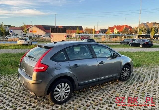 2010' Citroen C4 photo #3