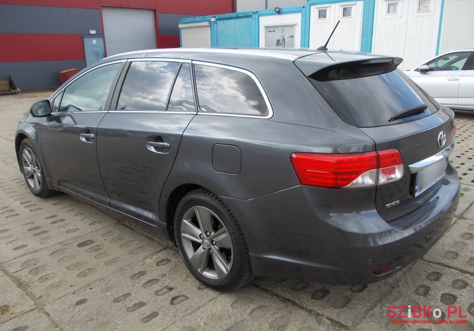 2014' Toyota Avensis photo #5