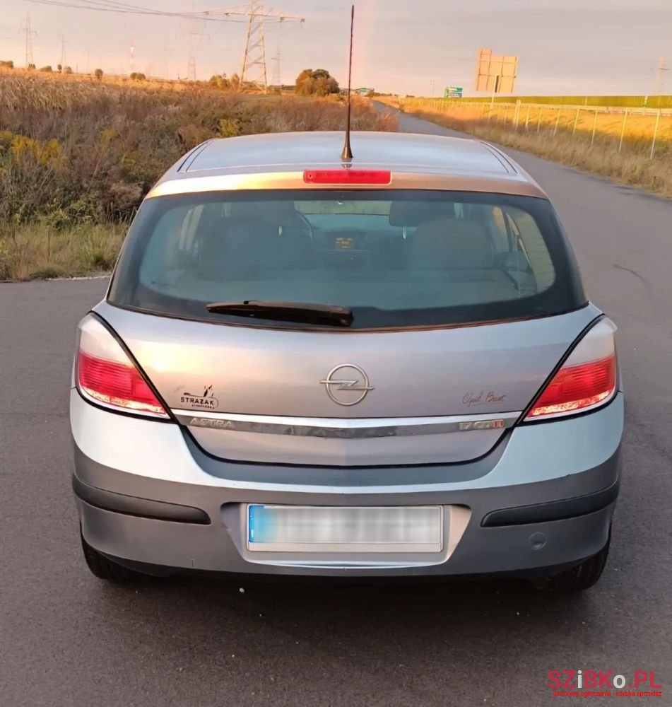 2005' Opel Astra 1.7 Cdti photo #3