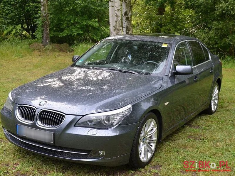 2008' BMW 5 Series 525I photo #5