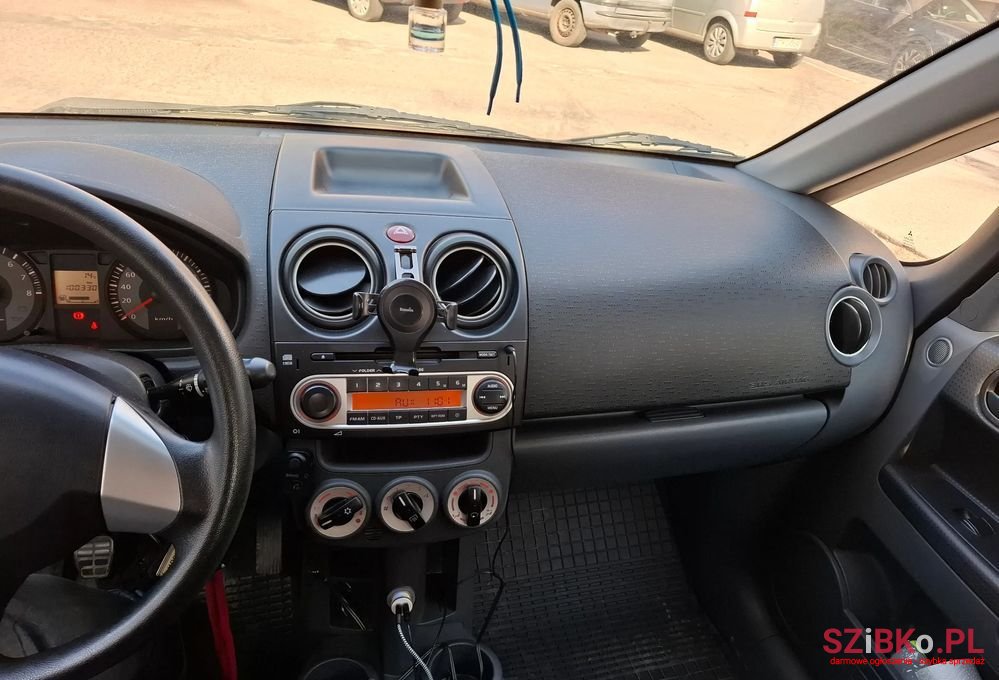 2012' Mitsubishi Colt photo #6