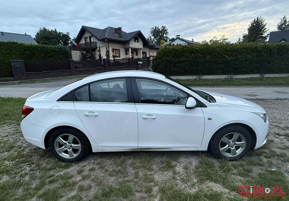 2009' Chevrolet Cruze 1.6 Ls photo #5