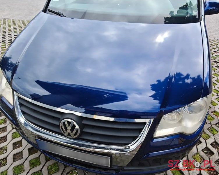 2007' Volkswagen Touran 2.0 Tdi Highline photo #1
