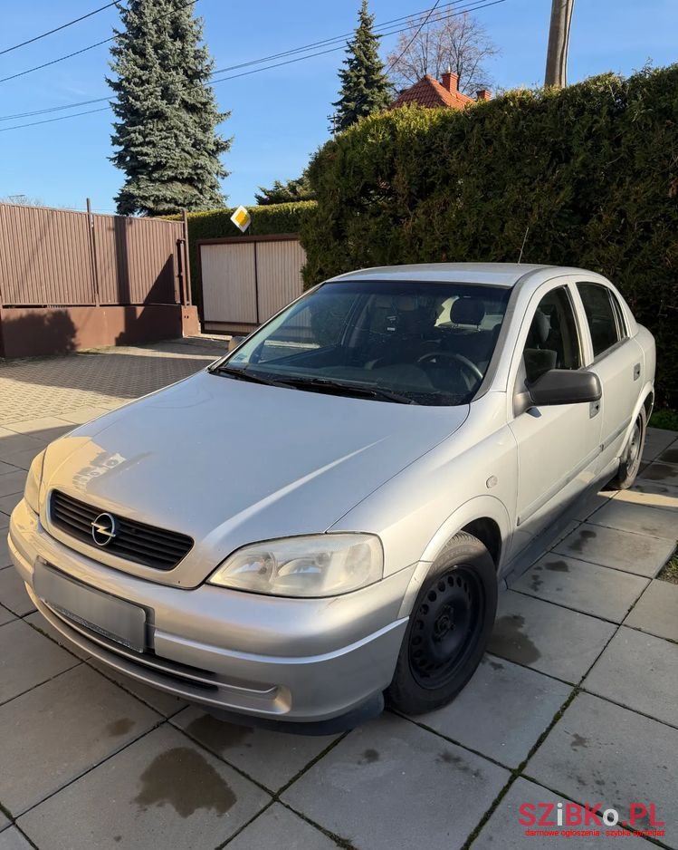 2005' Opel Astra 1.4 Elegance photo #1