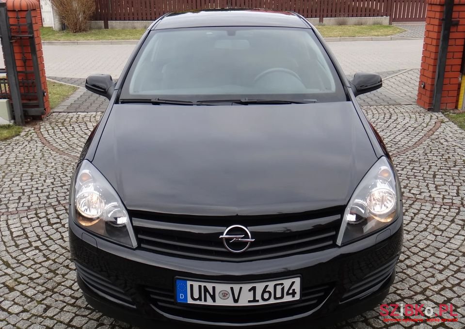2005' Opel Astra photo #2