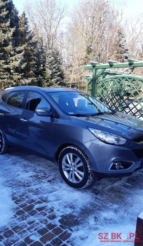 2011' Hyundai ix35 photo #2