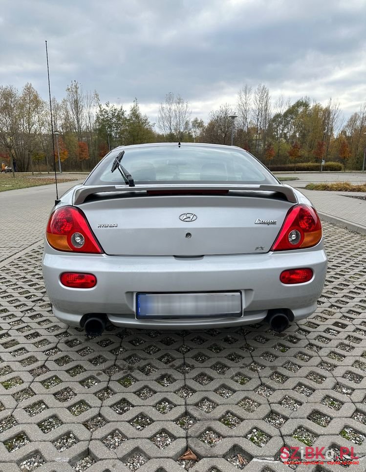 2002' Hyundai Coupe 2.0 Gl photo #5